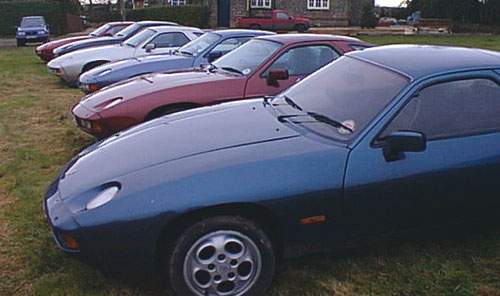 Six Porsche 928's at Christmas Common in December 1998